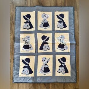 Baby Lap Quilt with Sunbonnet Sue Appliqué - Blue & Cream